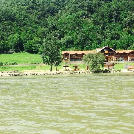 Hotel Pensiunea Deian-clisura Dunarii 3*